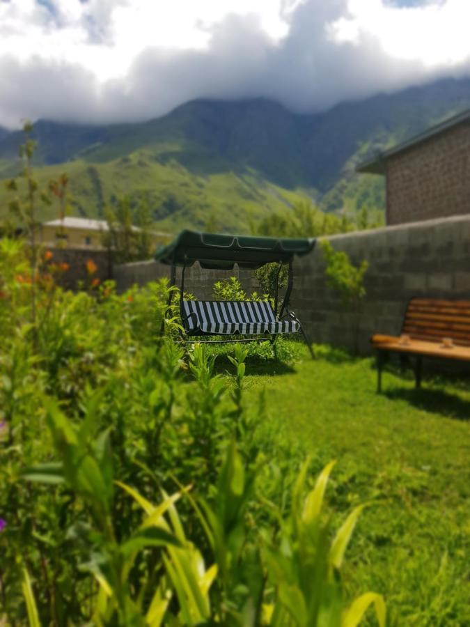 Cozy House Kazbegi Hotel Bagian luar foto